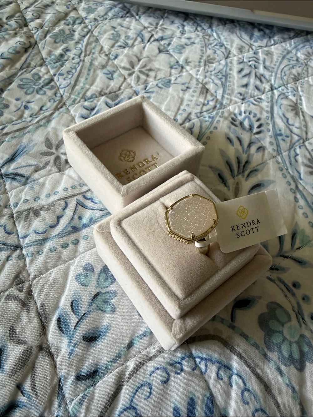 Kendra Scott Daphne Gold Ring with Pale Pink Druzy NWT and box - Picture 6 of 7